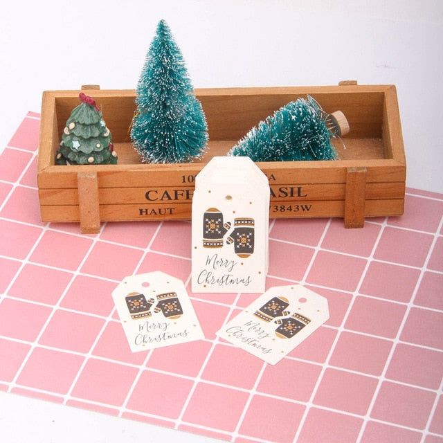 50PCS DIY Kraft Tags Merry Christmas Labels Gift Wrapping Paper Hang Tags Santa Claus Paper Cards Christmas Party Supplies