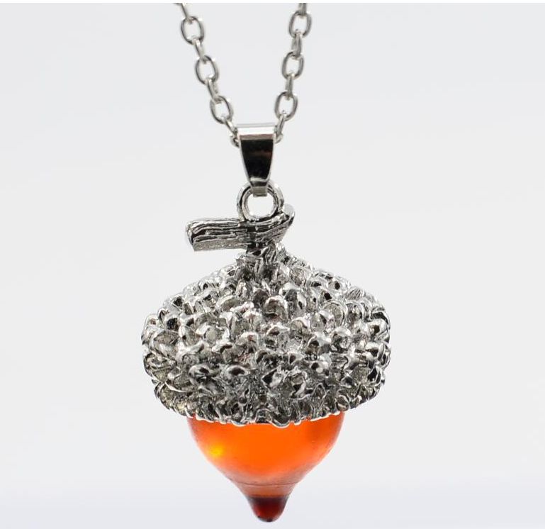 Qilmily Glass Crystal Oak Tassels Pendant Necklace for Women Gifts