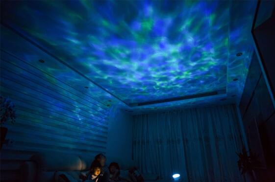 The remote control version of the ocean projection lamp