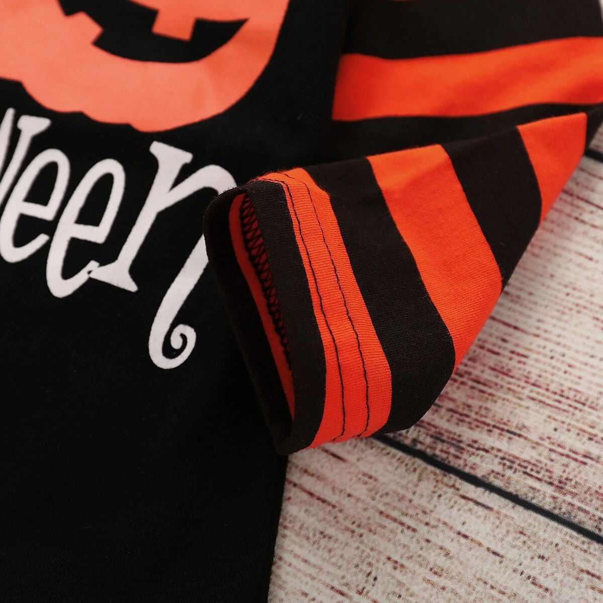Long-sleeved Halloween Pumpkin Print Romper For Infants And Kids