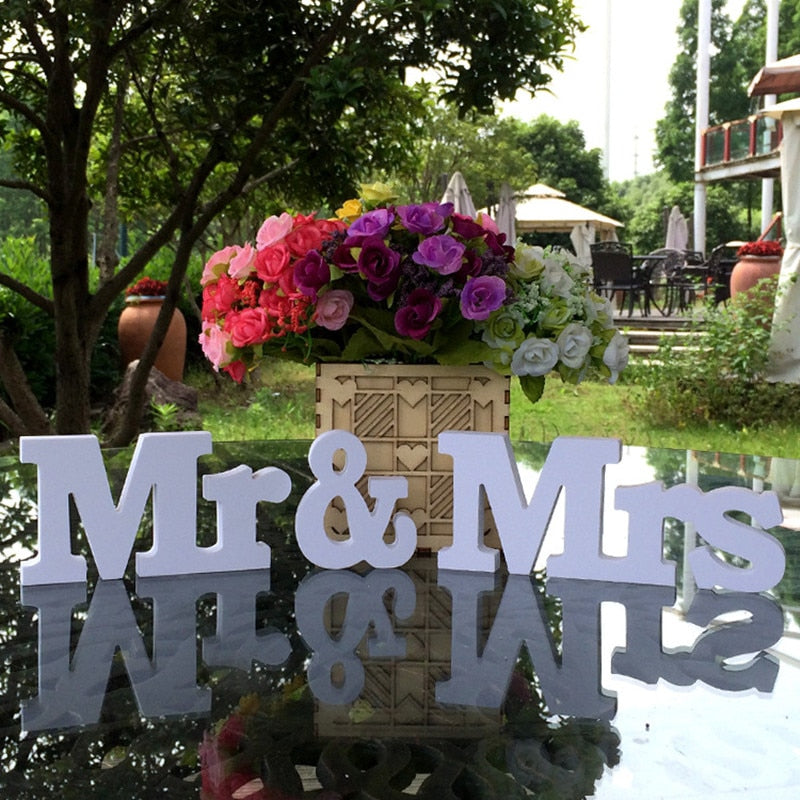 3 Pieces/set Wedding Decorations Letter Mr & Mrs